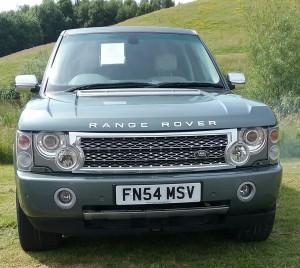 Range Rover Vogue 2005 3.0lt diesel,cream leather interior,full service history,new gearbox,comes with an A1 warranty,£10,495